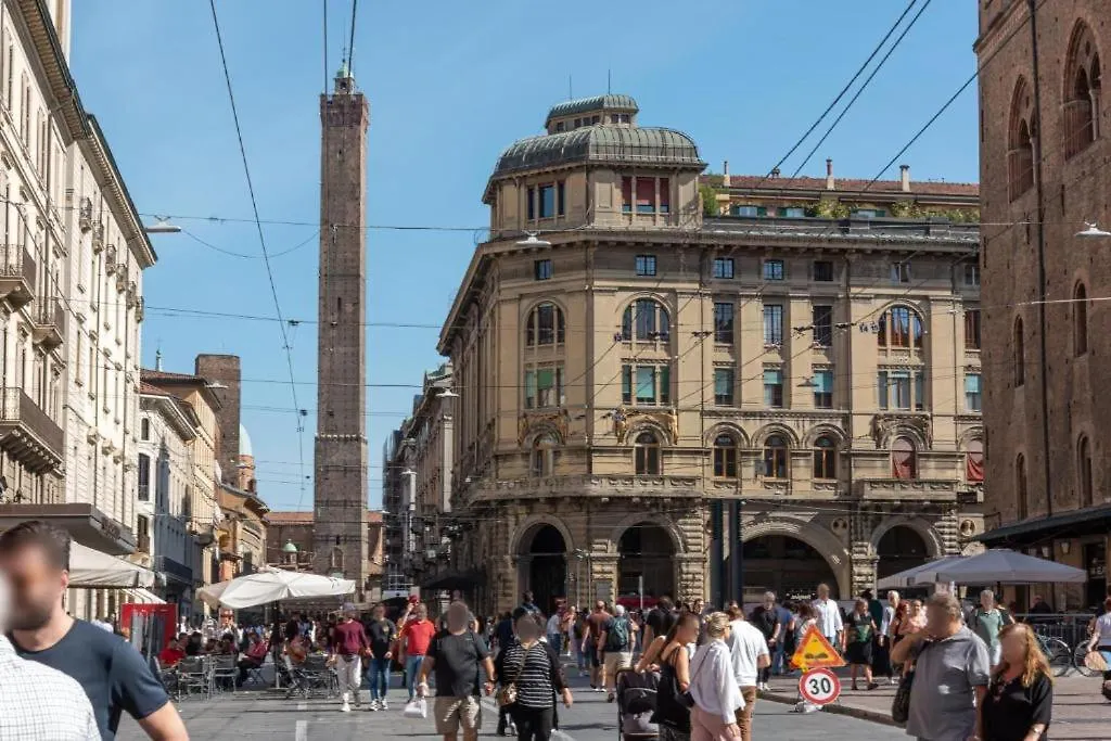 Piazza Santo Stefano 6 Rooms - By Bolognacentro Luxuryh